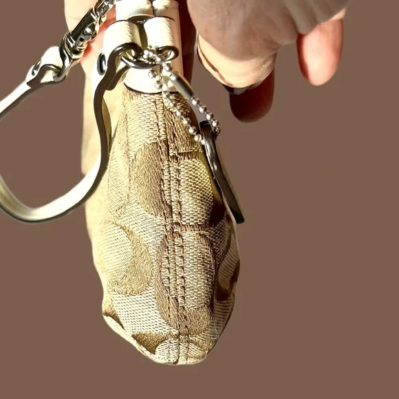 Coach Wristlet NWOT Jacquard Logo Print Crean Leather Trim Brown Tan Exterior - Picture 8 of 15